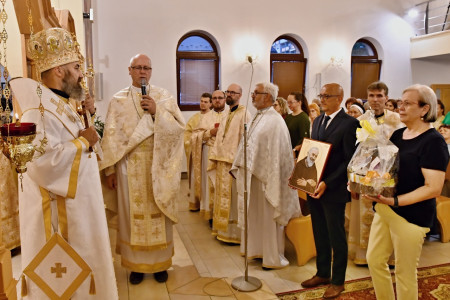 Uloženie rilikvie a posviacka ikon